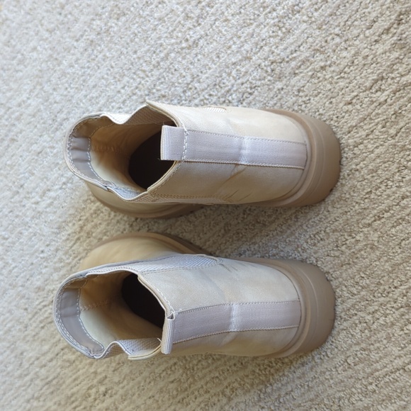 Tan Boots - Picture 3 of 5